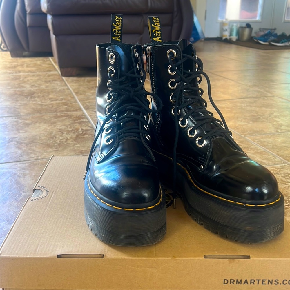 JADON MAX PLATFORM WOMENS DR MARTENS BOOTS